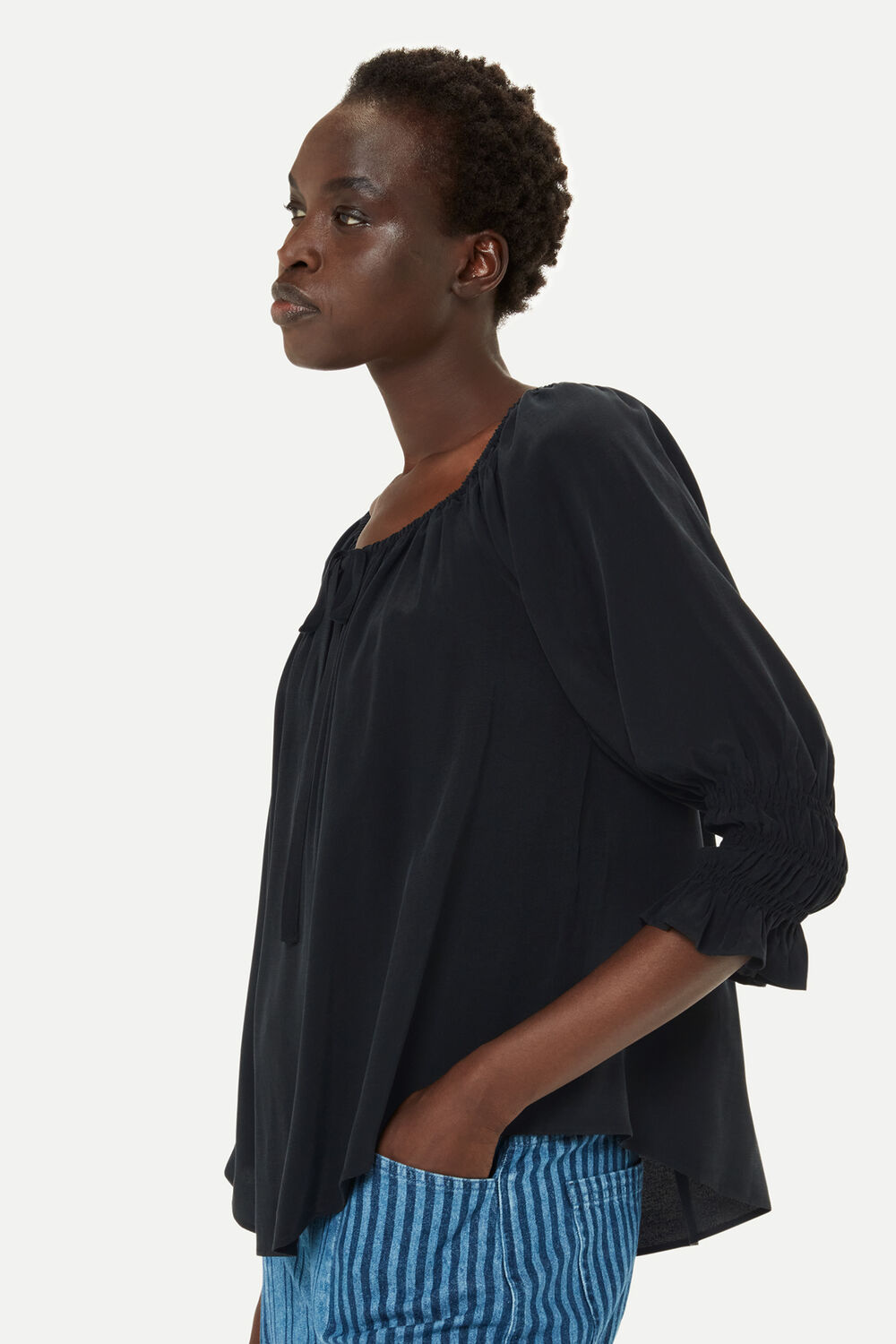 Winoa Off Shoulder Top