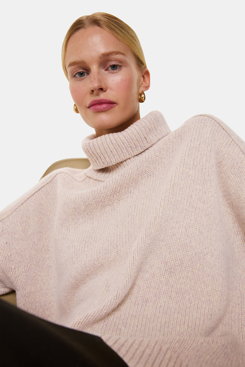 Wool Roll Neck Knit