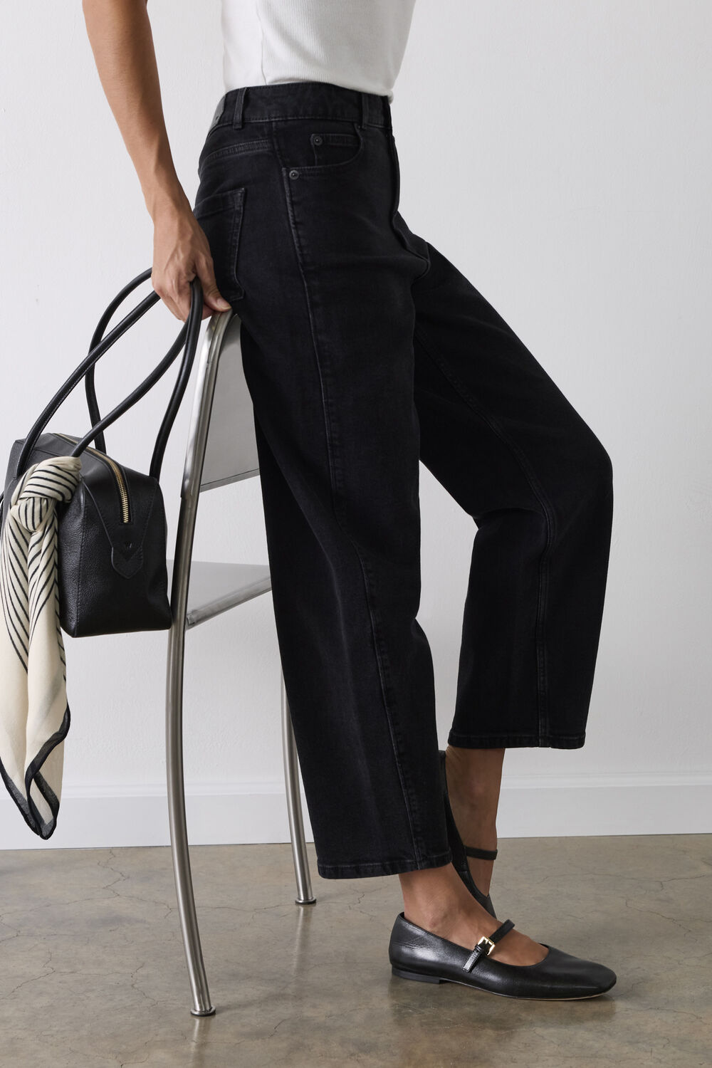 Black Petite Stretch Barrel Leg Jean