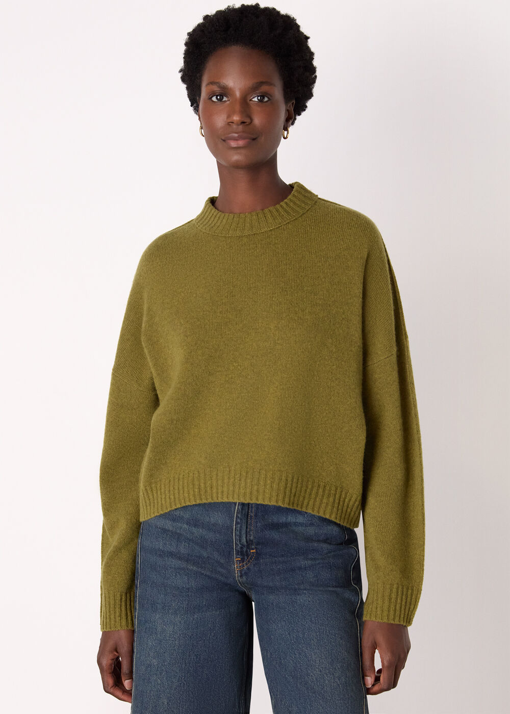 Wool Curved Hem Knit