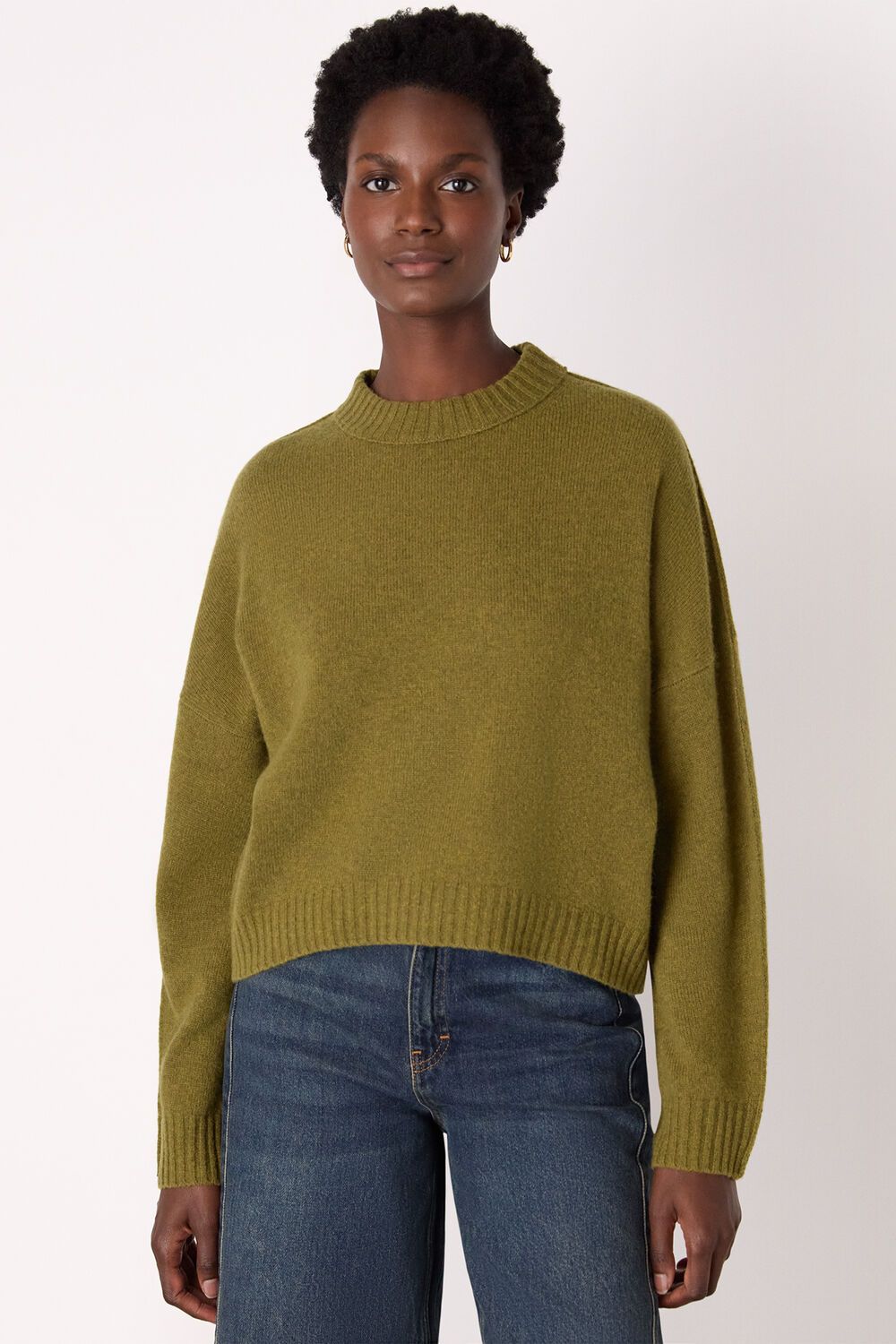 Wool Curved Hem Knit