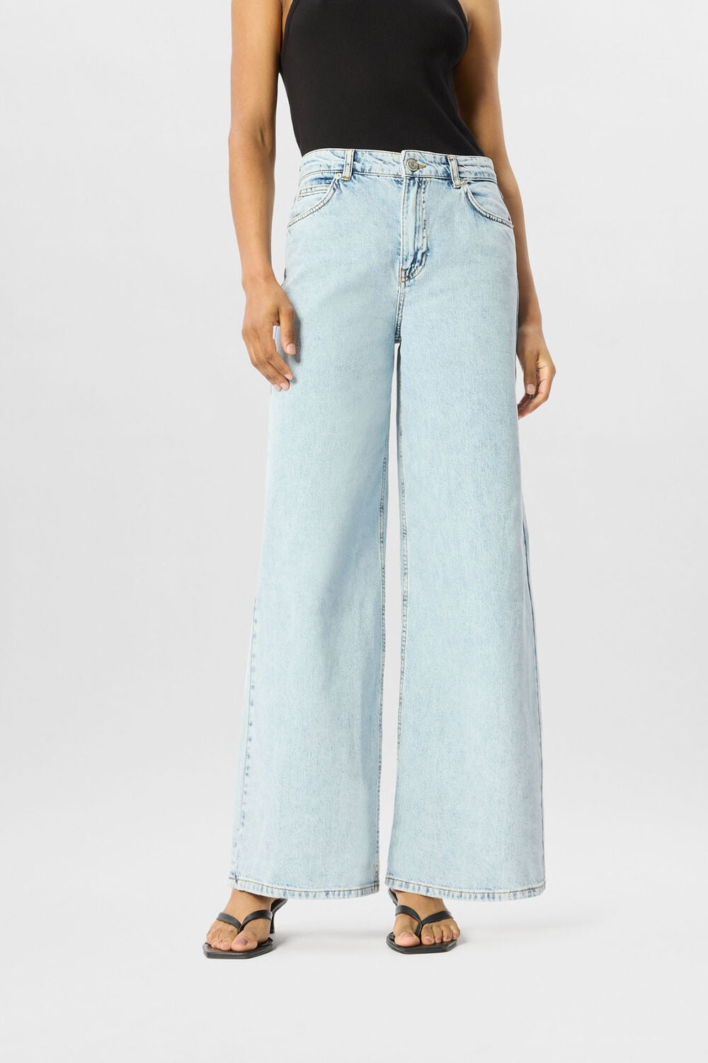 Light Wash Full Length Wide Leg Jean