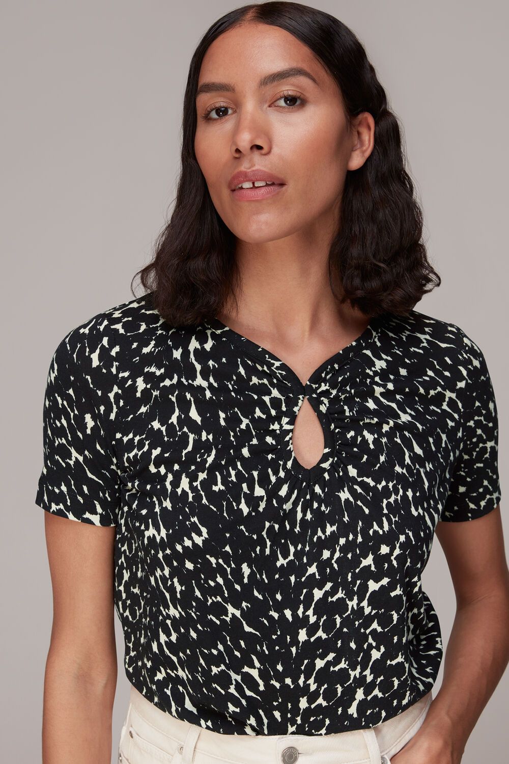 Black Sahara Cat Keyhole Tee