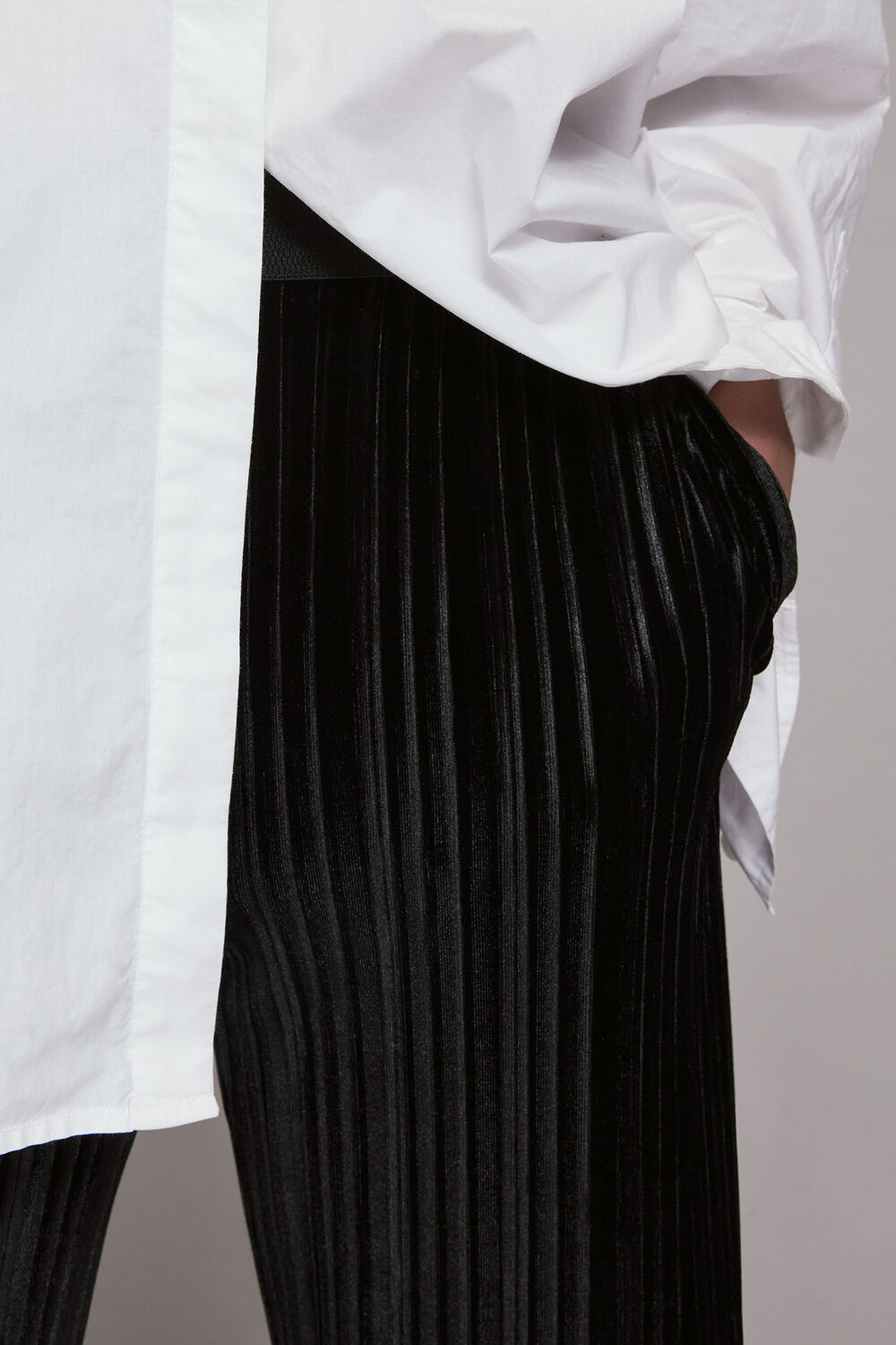 Sarai Velvet Pleated Trouser