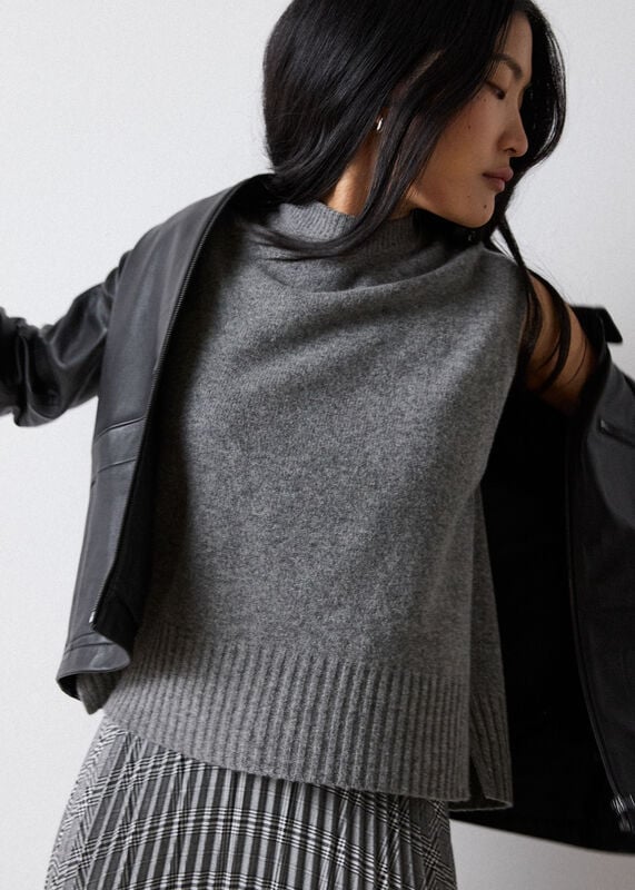 Grey Wool Sleeveless Sweater Vest