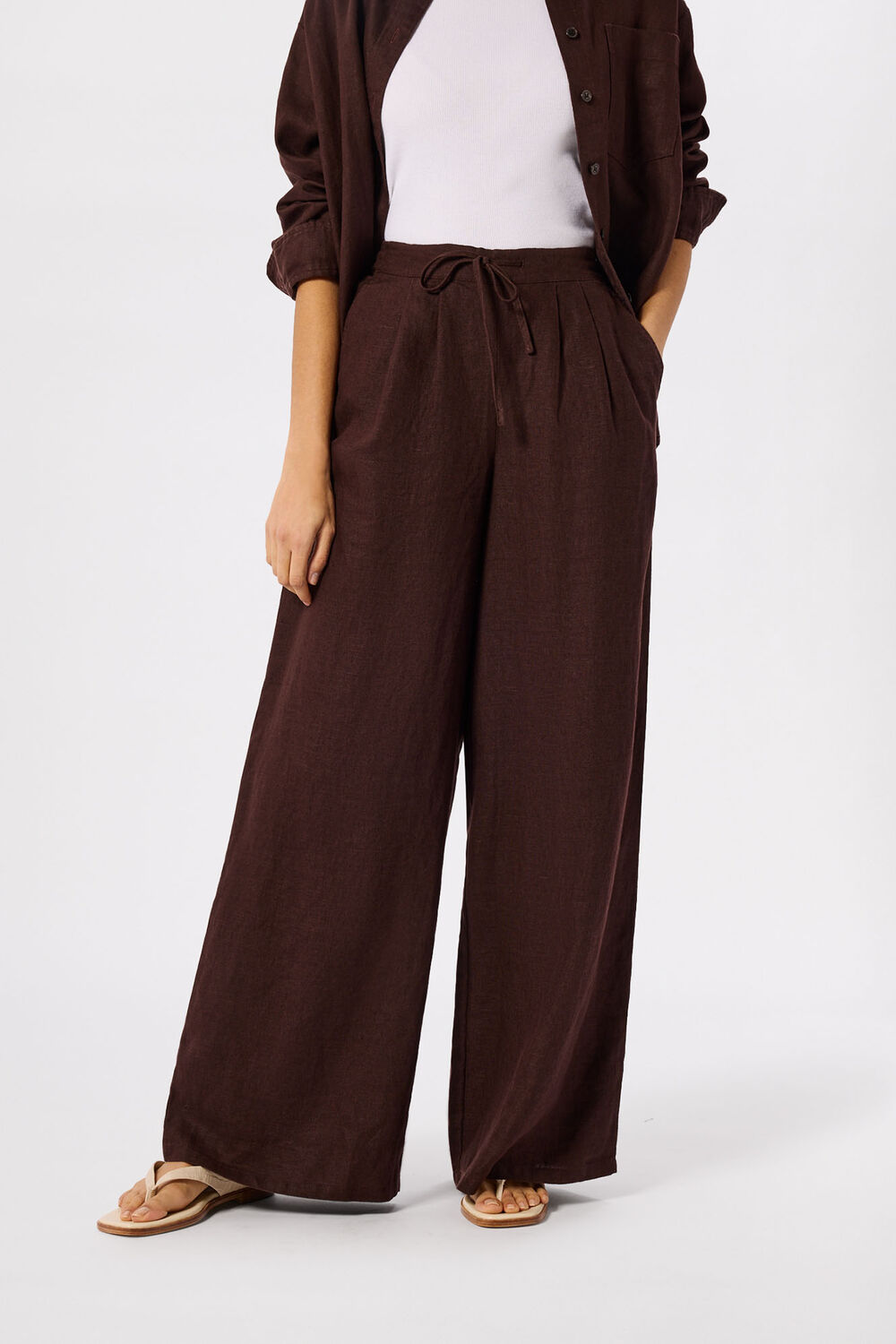Petite Wide Leg Linen Trouser