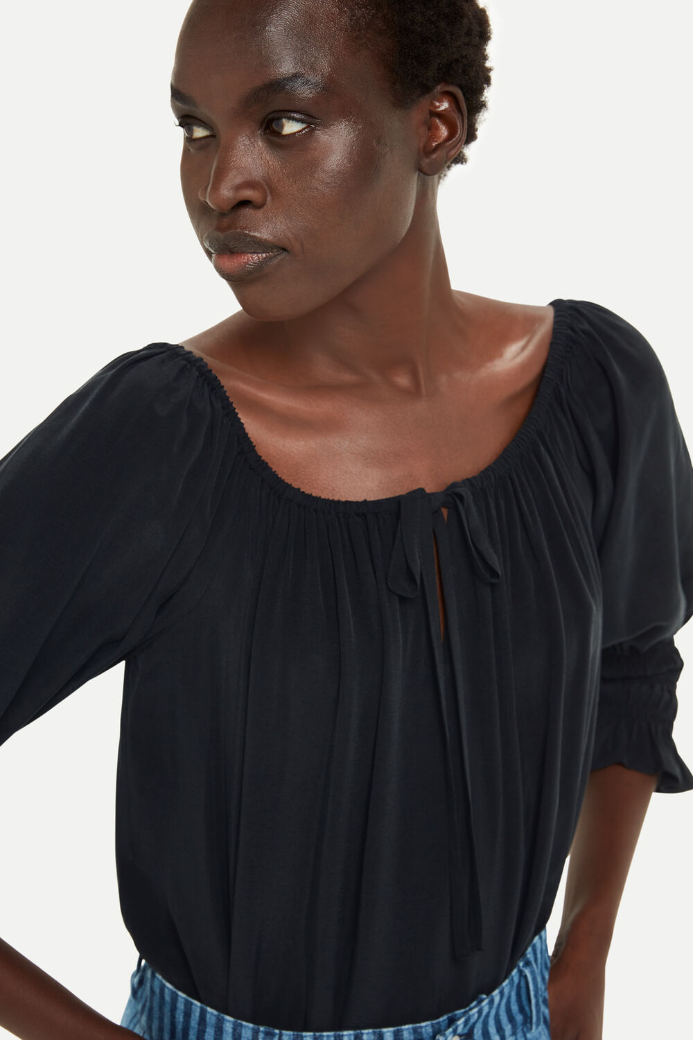 Winoa Off Shoulder Top