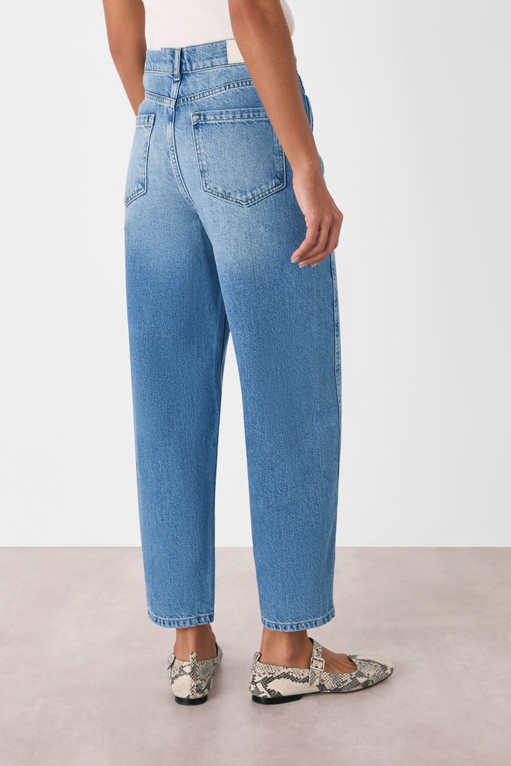 Light Wash Authentic Barrel Leg Jean