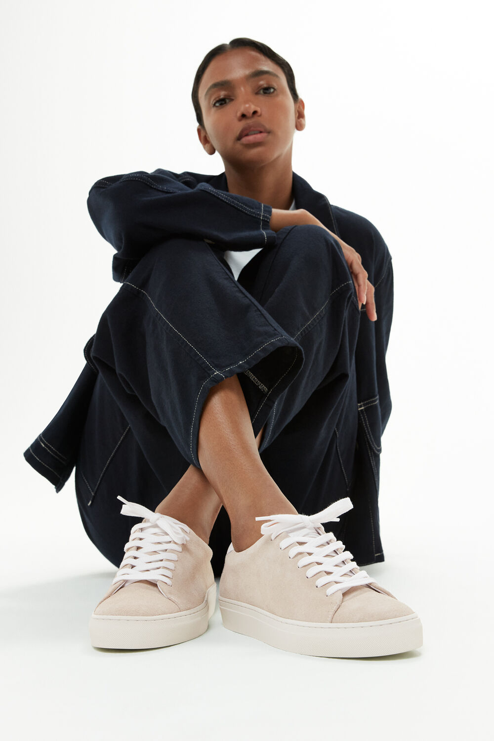 Grey Raife Minimal Trainer