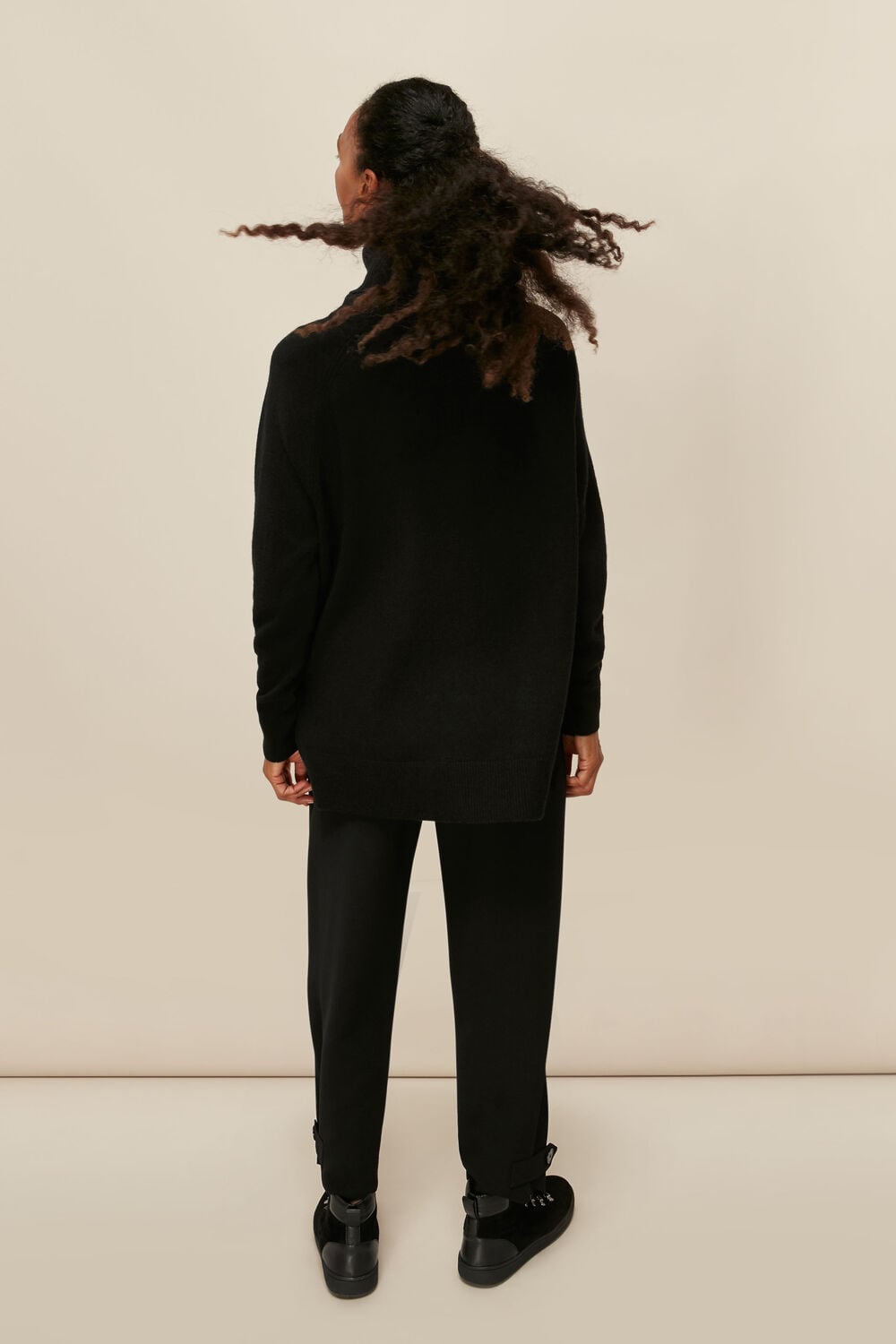 Cashmere Roll Neck Knit