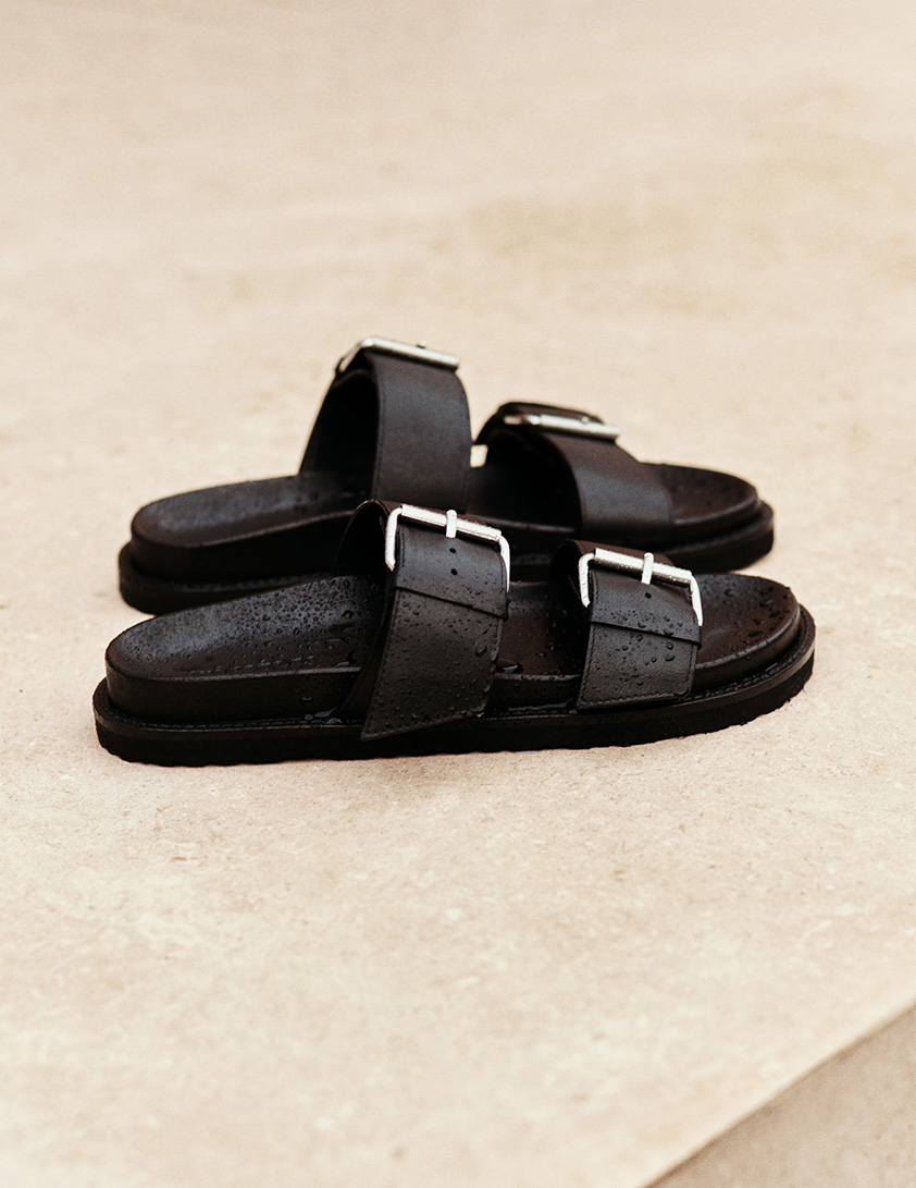 woman wearing funnel neck jumpers